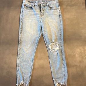 American Eagle 90’s Skinny Distressed Jeans | Size 12
